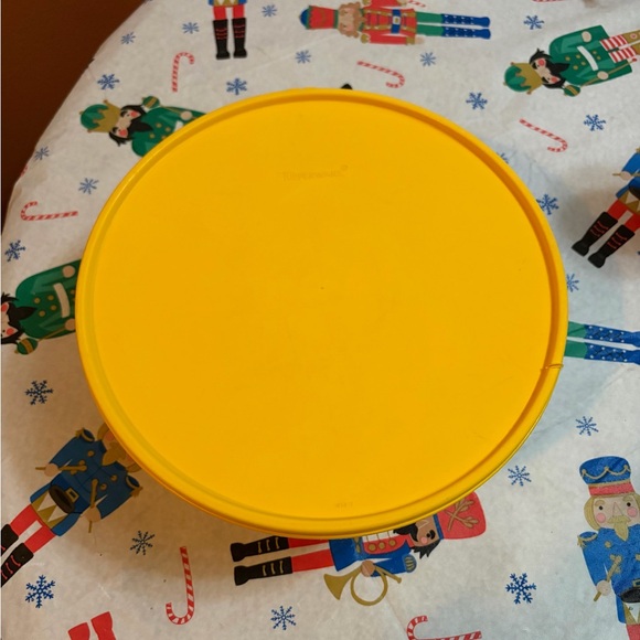 Vintage Tupperware Bowl - Picture 3 of 5